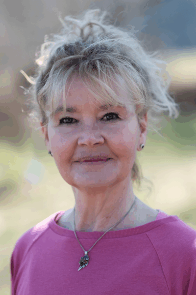 Iris Dietrich – Yoga-Lehrerin und Meditationsleiterin bei Naturerlebnis YOGA