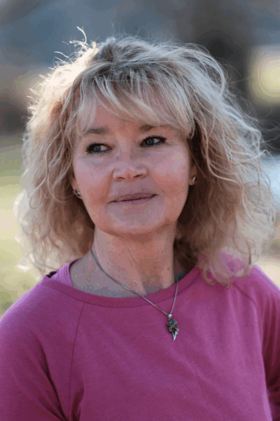 Iris Dietrich – Yoga-Lehrerin und Meditationsleiterin bei Naturerlebnis YOGA