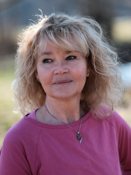 Iris Dietrich – Yoga-Lehrerin und Meditationsleiterin bei Naturerlebnis Yoga